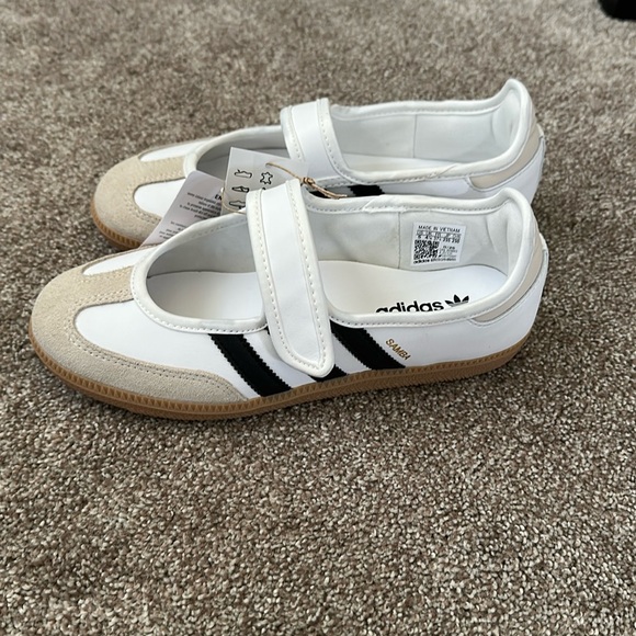 adidas Shoes - New Samba Jane’s